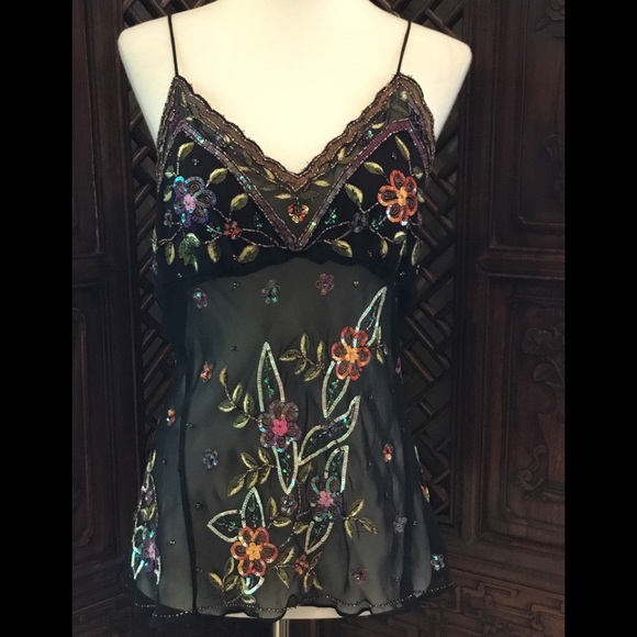 Tops - 🔥 BEAUTIFUL SEXY TOP W/ SEQUINS & BEAD WORK XS-S